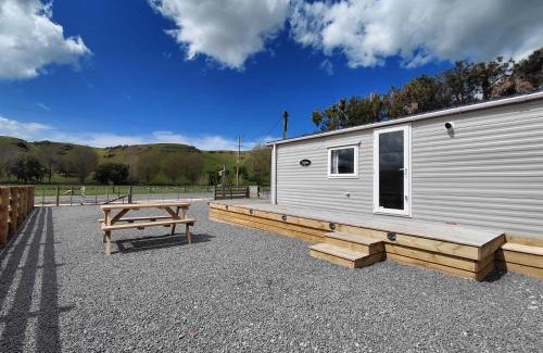 Puketapu Apartment | The Cow and Calf Cottages- 2 modern self-contained cottages sleeping 4 & 1 in Napier