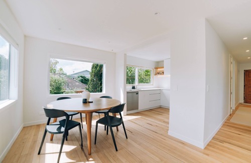 Narrow Neck Apartment | The Devonport Retreat