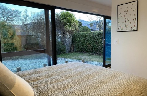 Wanaka Apartment | The Driftwood Den