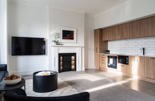 Dunedin City Centre Apartment | The Edinburgh House