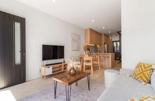 Mount Albert Apartment | The fern - Boutique Mount Albert Townhouse
