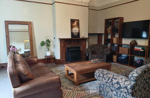 Benhar House | The Fern & Thistle Boutique Accommodation- Drinks, Hotpool, Sauna