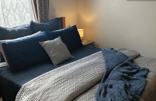 Benhar House | The Fern & Thistle Boutique Accommodation- Drinks, Hotpool, Sauna