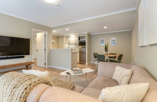 Fernhill Apartment | The Fernhill Nest | Cosy 1-Bed · Your QT Base
