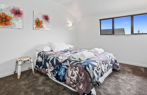 Rotorua House | The Games Room - 2 Bedroom 1 Bathroom, Shared use of Pool & Spa