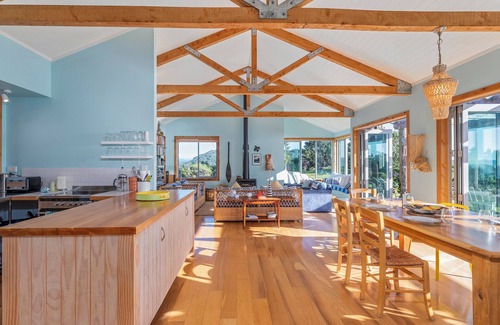 Hahei House | The Grandstand - Hahei Holiday Home