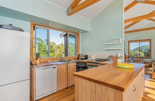 Hahei House | The Grandstand - Hahei Holiday Home