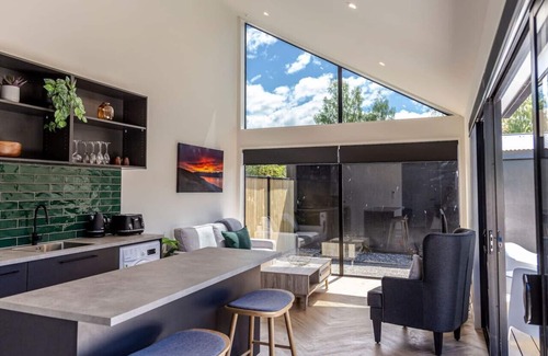 Twizel House | The Green Room Maryburn Magic
