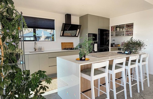 Hokitika House | The Highland - Sunset Ridge