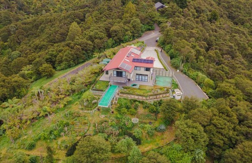 Ngaruawahia House | The Hilltop Haven