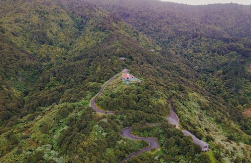 Ngaruawahia House | The Hilltop Haven