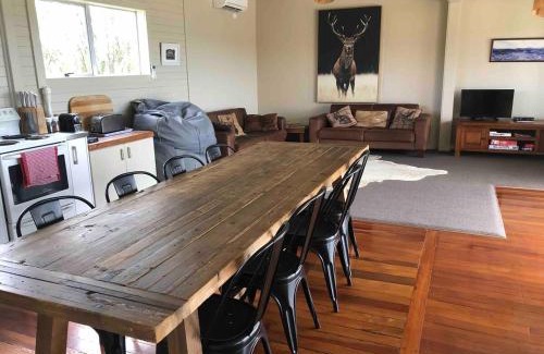 Aria House | The Kokako Roost at Moketenui Shearers Quarters