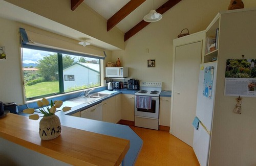 Wharewaka House | The Lake House - Wharewaka Point Bach