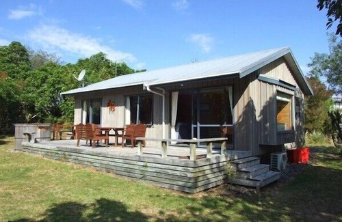 Kuratau Cottage | The Lazy Katz - Kuratau Holiday Home