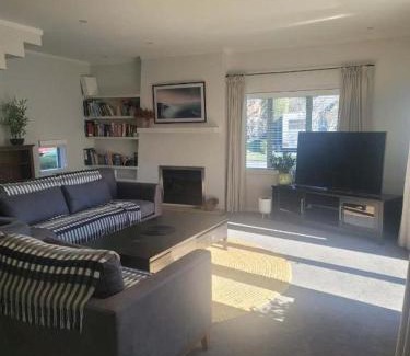 Christchurch House | The light Inn