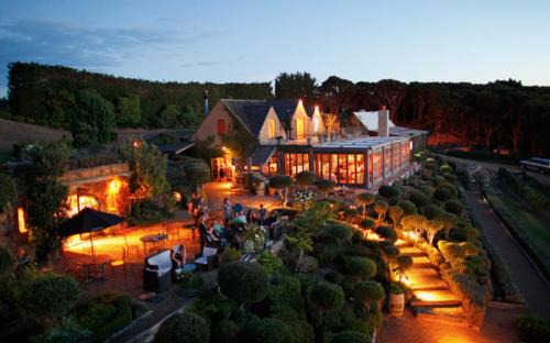 Oneroa House | The Lodge at Mudbrick