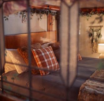 Lumsden House | The Lodge - Lumsden