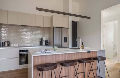 Lake Hayes House | The Lookout, BBQ, Free Parking, AC, Heating
