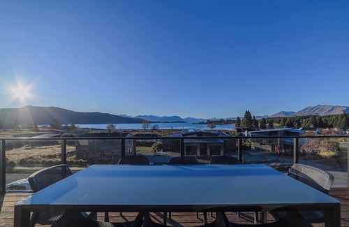 Lake Tekapo House | The Lookout Pollock House