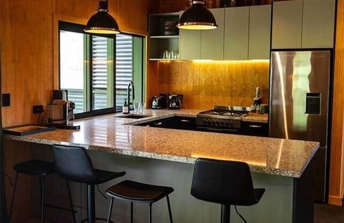 Te Aroha West House | The Miners Retreat, Waiorongomai