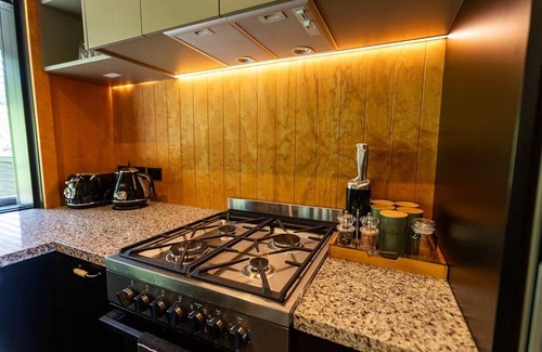 Te Aroha West House | The Miners Retreat, Waiorongomai