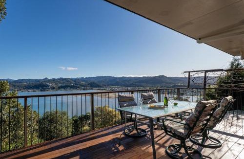 Tairua House | The Mount Paku Bach - Tairua Holiday Home