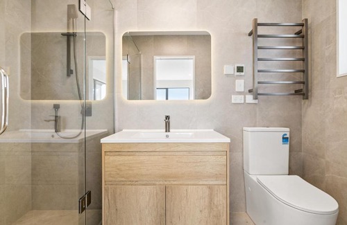 Otahuhu Villa | The Peninsula Holiday House