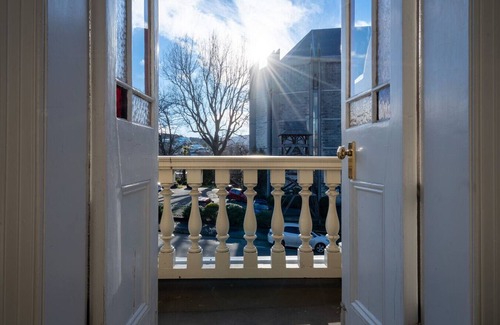 Dunedin City Centre Apartment | The Peninsula House - Luxury Townhouse