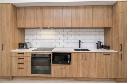 Dunedin City Centre Apartment | The Regent House - Luxury townhouse