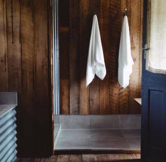 Clarence House | The Shearers Quarters - Kaikoura Holiday Home
