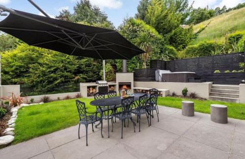 Queenstown House | The Stowaway