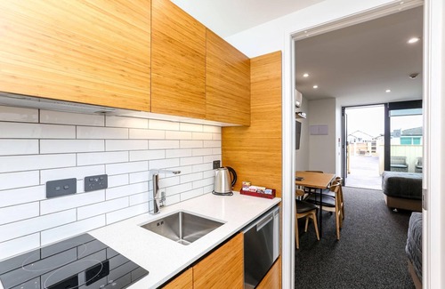 New Plymouth Hotel | The Strand
