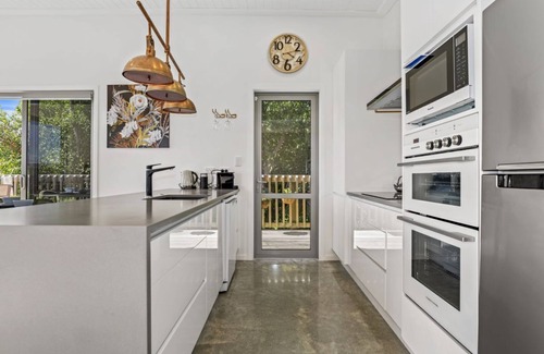 Waipahihi House | The Sweet Spot Taupo