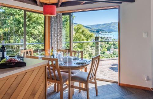Akaroa House | The Tree House - Akaroa Holiday Home