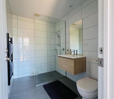 Wanaka Apartment | The White Room