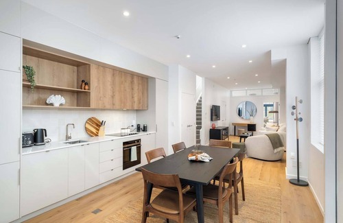 Te Aro Apartment | The Windsor | Wellington CBD | Stylish 3BR