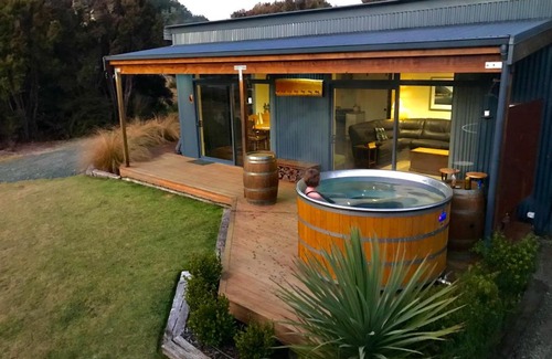 St. Arnaud Villa | The Woodsman's Den