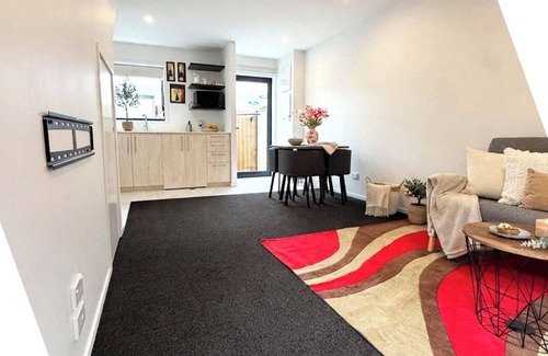 Christchurch City Centre Apartment | This charming townhouse, located in the heart of Christchurch Central