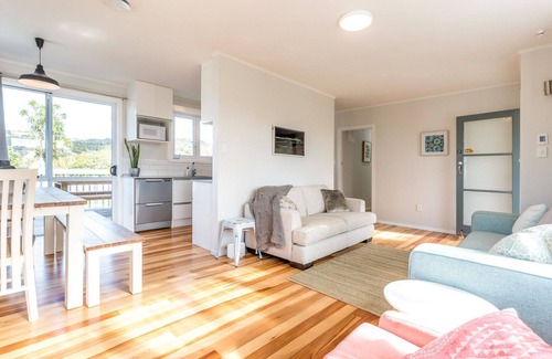Oneroa House | Ti Cottage Oneroa | Stay Waiheke