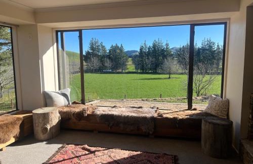 Greta Valley House | Tipapa Deer Park - Spacious Rural lodge Sleeps 22