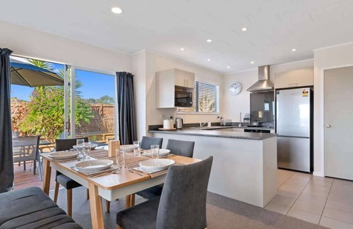 Springfield House | Top Spot - Spa Pool, EV Charger, Sleeps 6