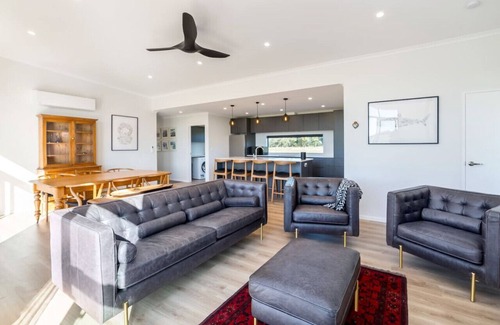 Greytown House | Totara on Moroa Private Country Stay | Outdoor Baths + Cozy Fire + Prime Location