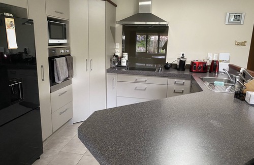 Whitianga House | Tranquil Gardens