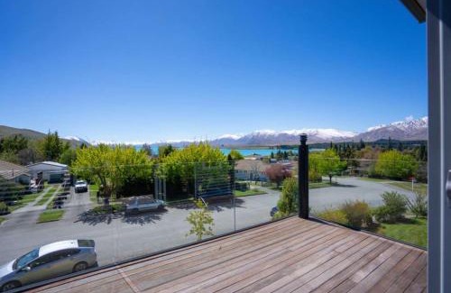 Lake Tekapo House | Tranquil Tekapo Stay Near Lake With Mountain Views