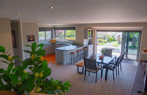 Lake Tekapo House | Tranquil Tekapo Stay Near Lake With Mountain Views