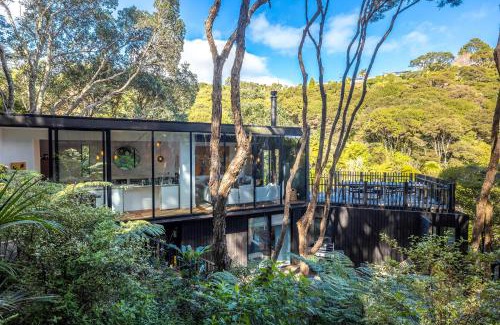 Waiheke Island House | Tree Hut Hideaway, Oneroa, Waiheke