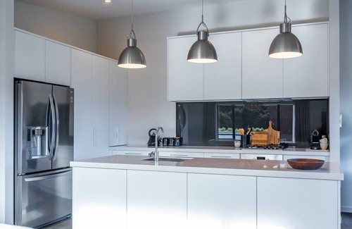 Wanaka House | Treetop Heights | Mountain Views, Wanaka