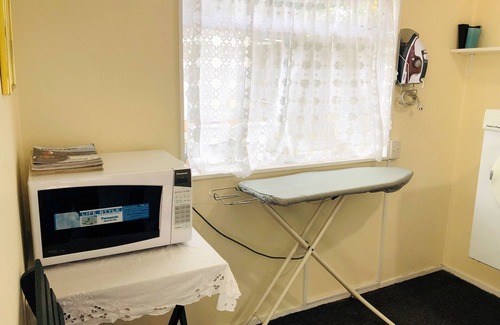 Epsom Hotel | Tudor Court Motor Lodge