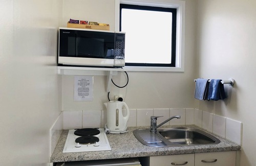 Epsom Hotel | Tudor Court Motor Lodge