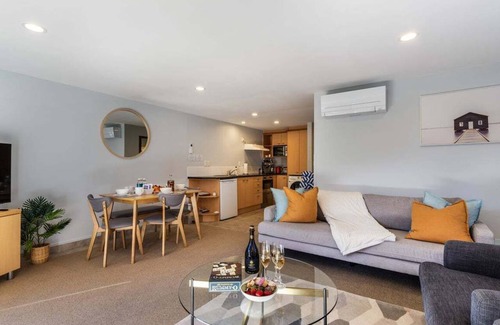Taupo Apartment | Tui Apartment 9 - Taupo *central with heated pool + lake views